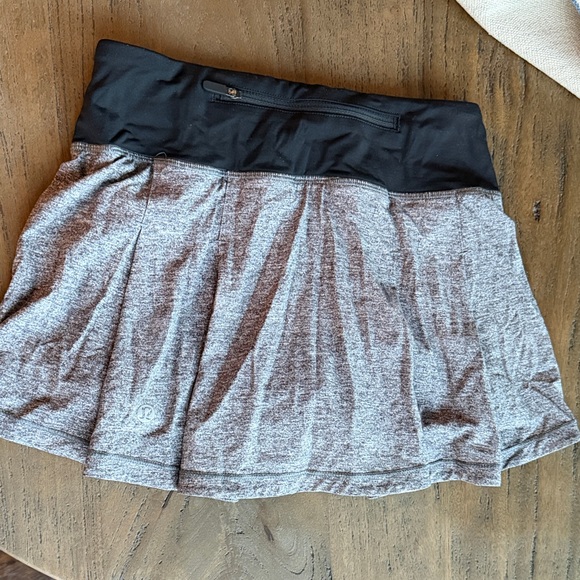 lululemon athletica size 0 gray & black tennis skirt - Picture 3 of 4